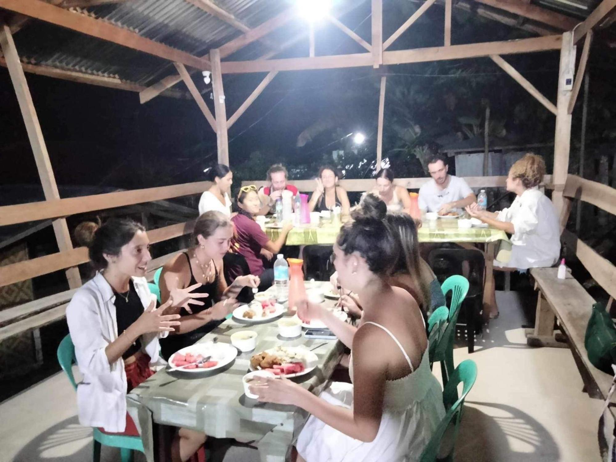 Roca'S Homestay Backpackers Chalet Batuan Εξωτερικό φωτογραφία